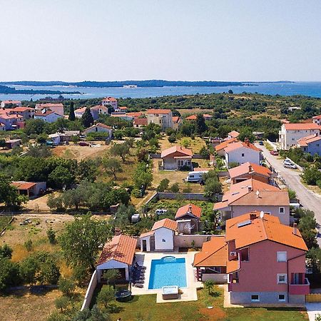 8 Bedroom Awesome Home In Пула Екстериор снимка