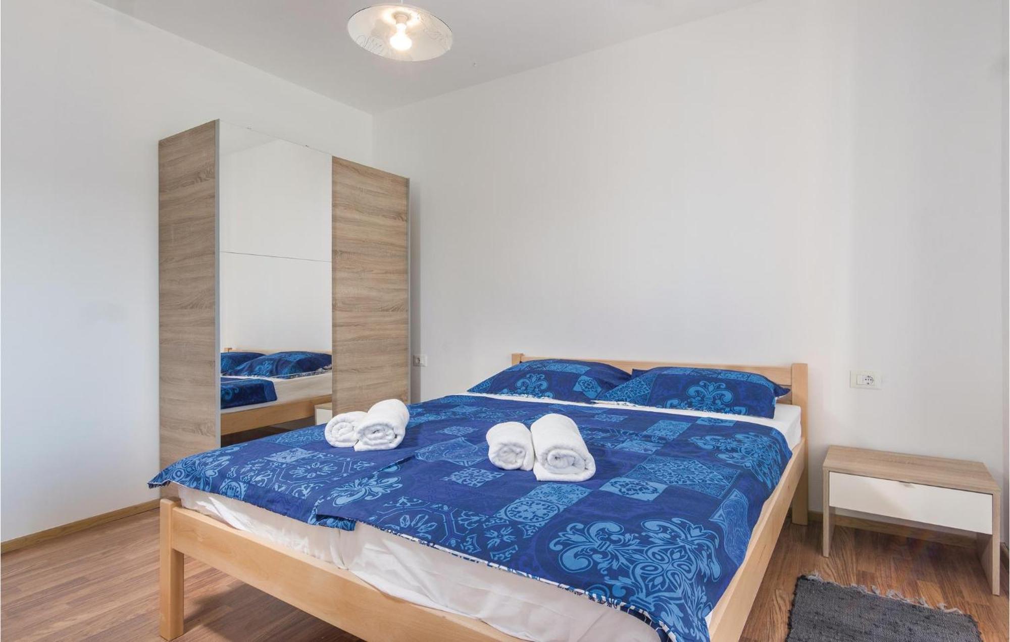 8 Bedroom Awesome Home In Пула Екстериор снимка