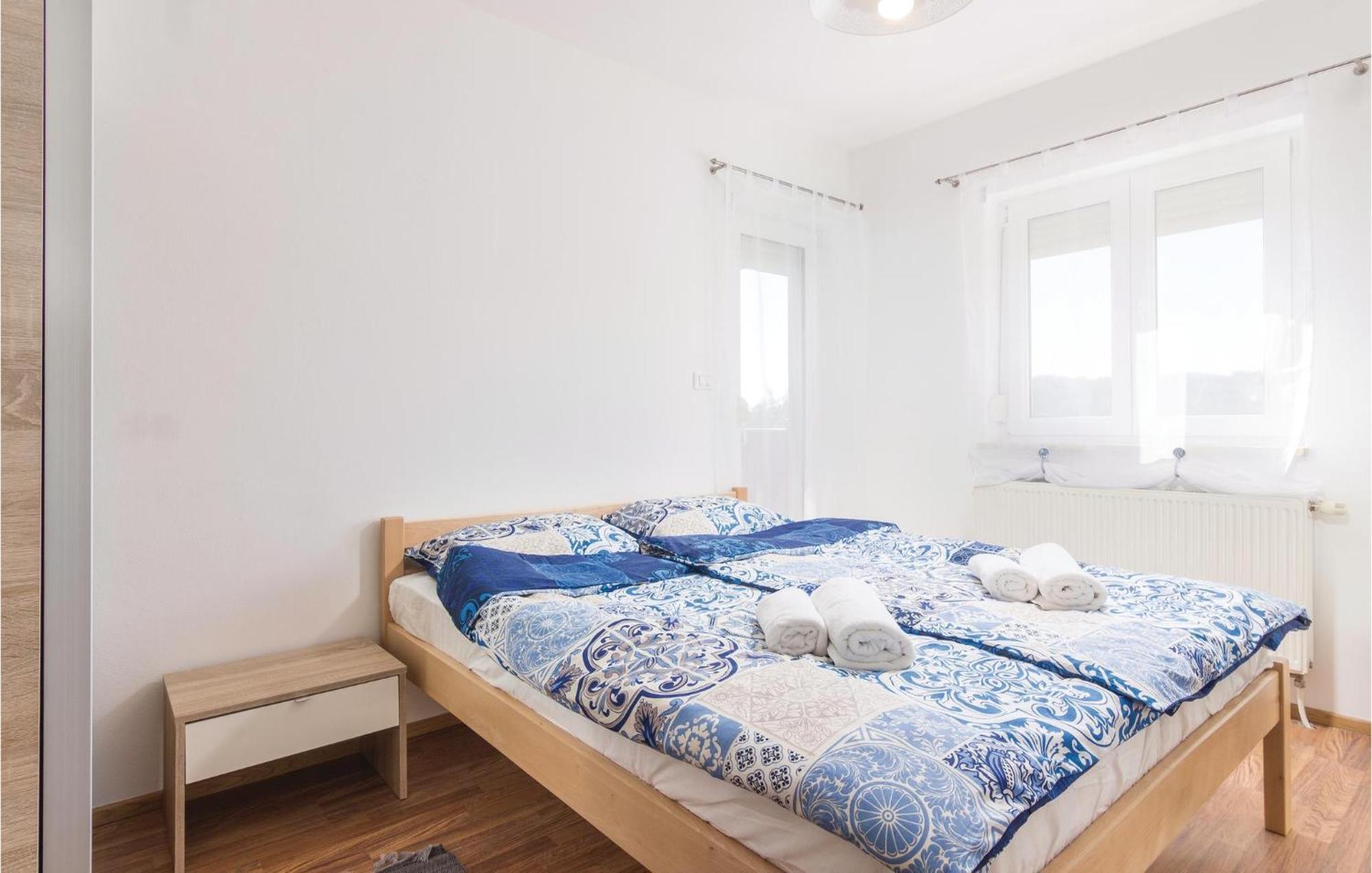 8 Bedroom Awesome Home In Пула Екстериор снимка