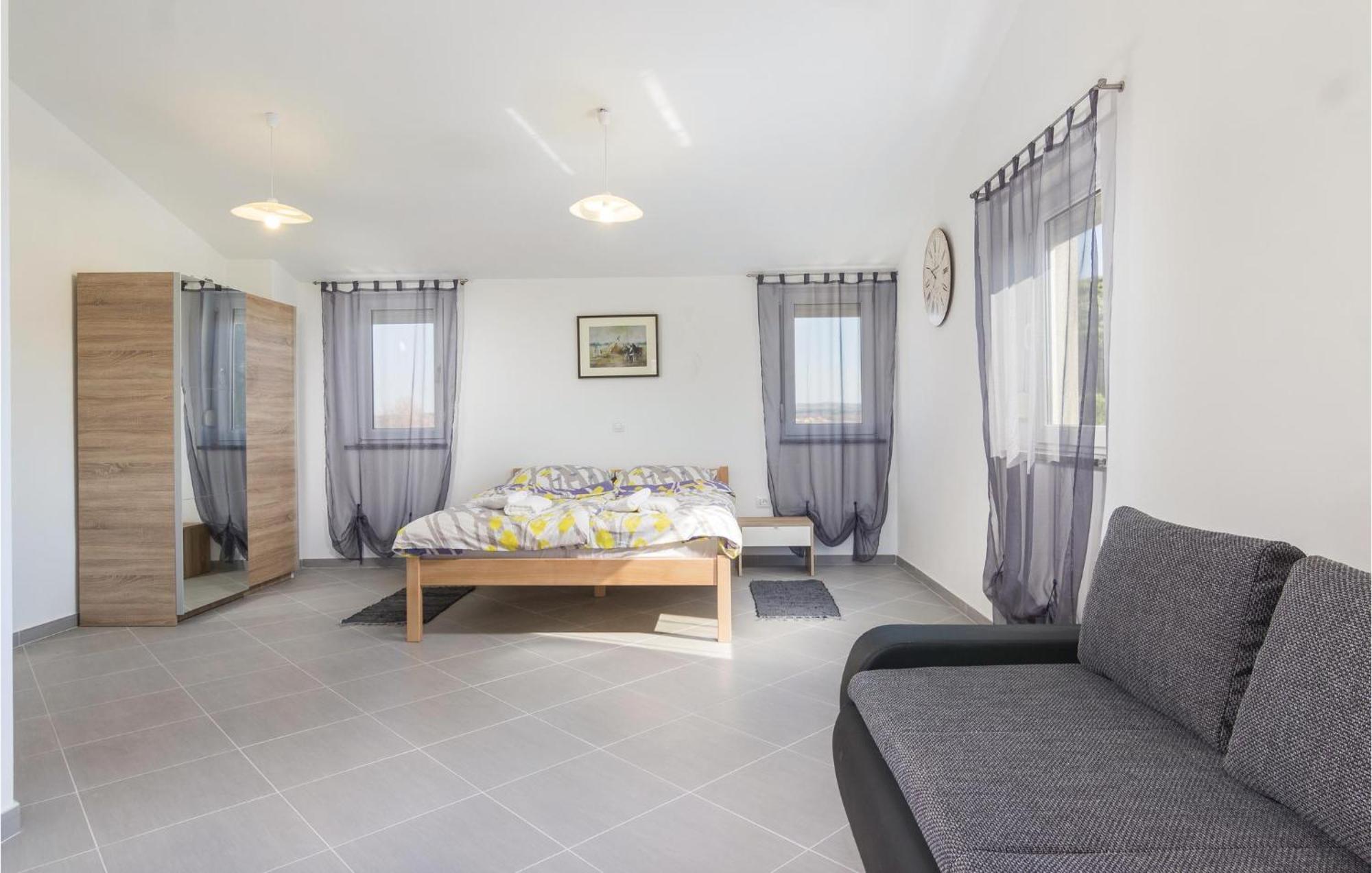 8 Bedroom Awesome Home In Пула Екстериор снимка