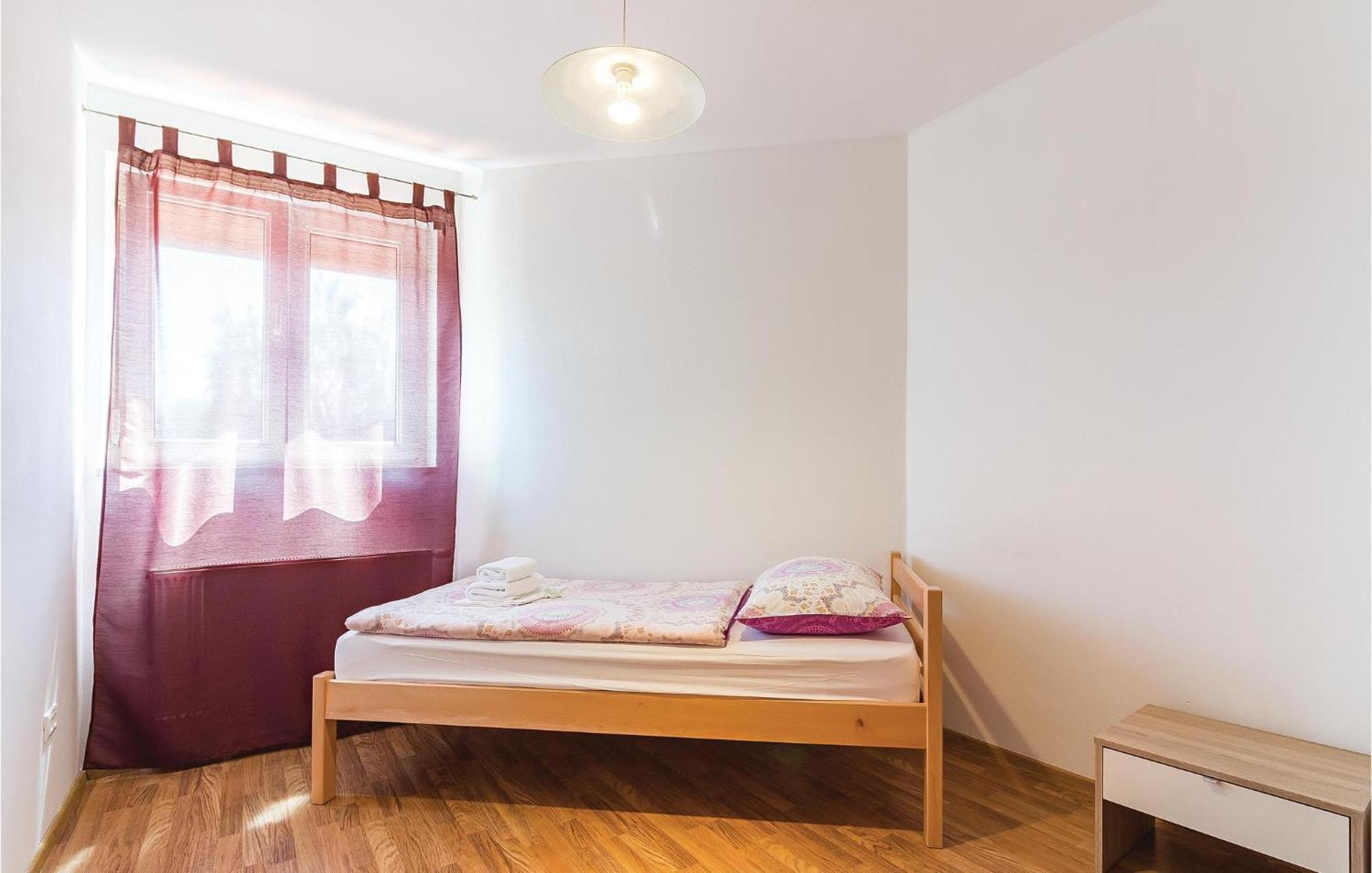 8 Bedroom Awesome Home In Пула Екстериор снимка