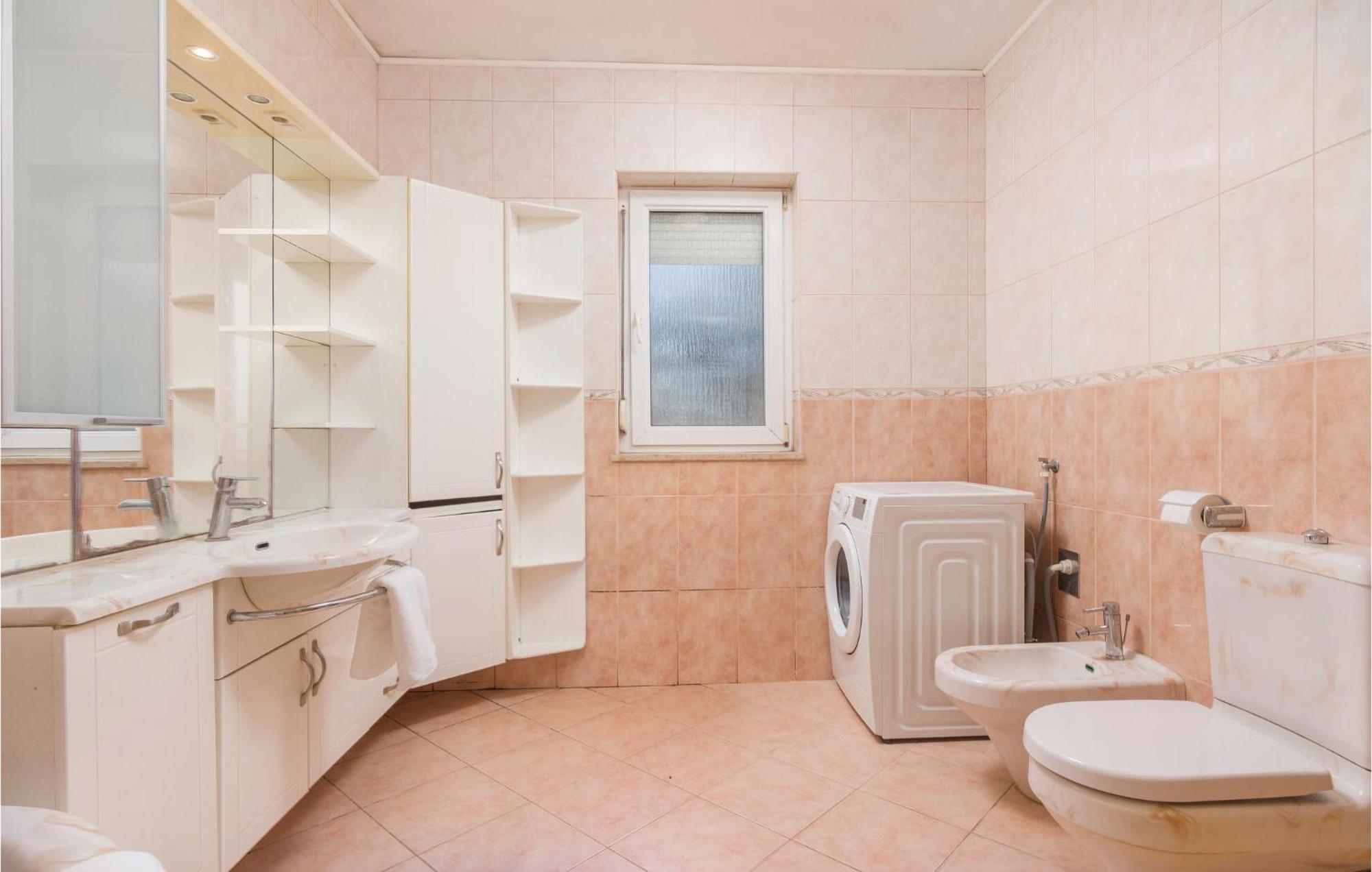 8 Bedroom Awesome Home In Пула Екстериор снимка